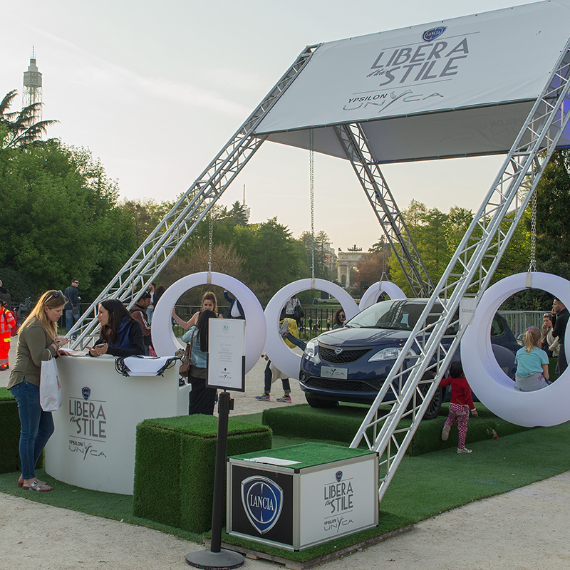 Urban Activation - US UP & Below the line - Stand Fuorisalone Lancia